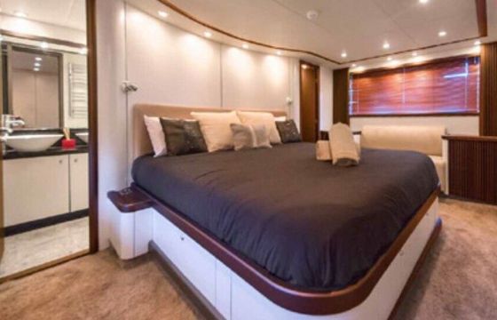 Motorboat Sunseeker Predator 82 3640hp
