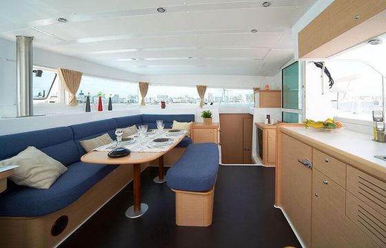 Catamaran Lagoon 42 12.8m