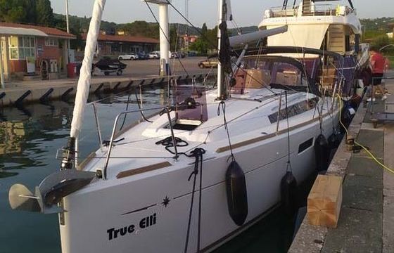 Sailboat Jeanneau Sun Odyssey 349 10m