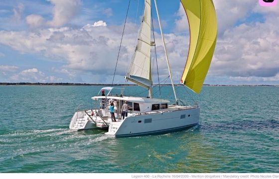 Catamaran Lagoon-Bénéteau Lagoon 400 - 4 + 2 cab. 11m