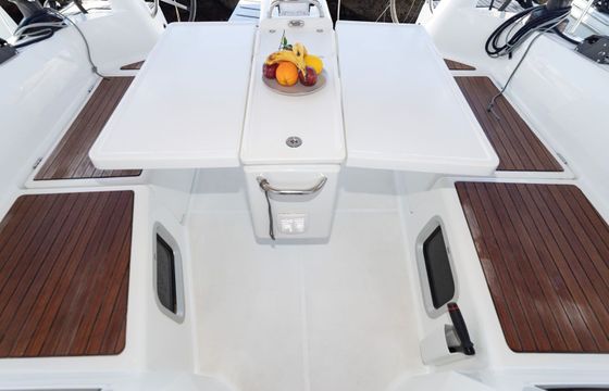Sailboat Jeanneau Sun Odyssey 410 - 3 cab. 12m