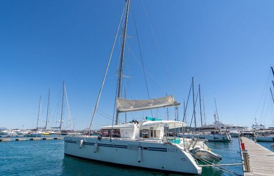 Catamaran Lagoon-Bénéteau Lagoon 450 F - 4 + 2 cab. 13m