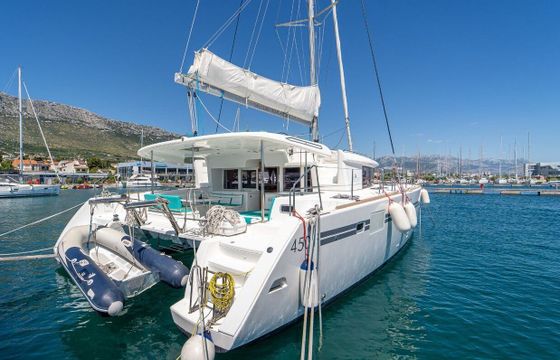 Catamaran Lagoon-Bénéteau Lagoon 450 F - 4 + 2 cab. 13m