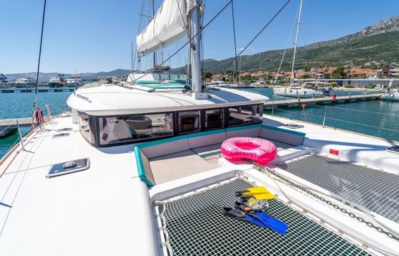 Catamaran Lagoon-Bénéteau Lagoon 450 F - 4 + 2 cab. 13m