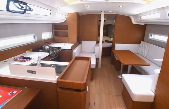 Sailboat JEANNEAU SUN ODYSSEY 410 12.35m