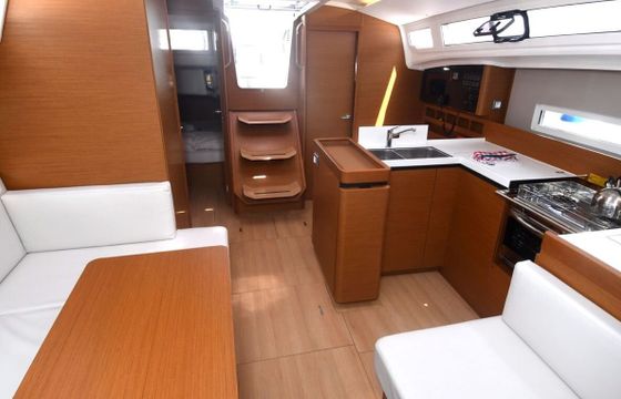 Sailboat JEANNEAU SUN ODYSSEY 410 12.35m