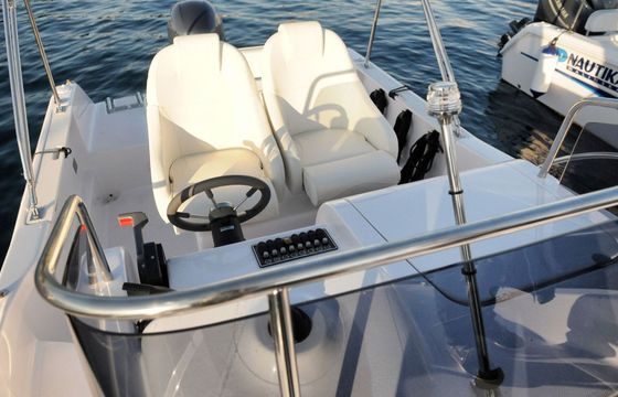 Motorboat ELAN 650 Cabin 150hp