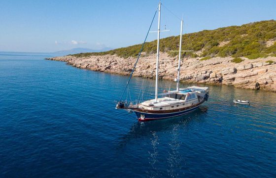 Gulet Custom Comfortable gulet from Bodrum up to 6 passangers 22m