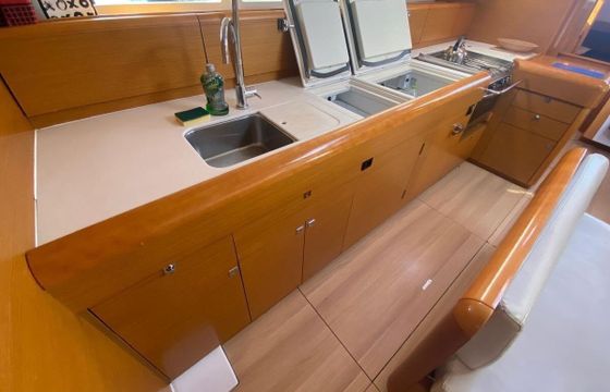 Sailboat Sun Odyssey 519 15m