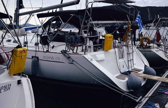 Sailboat Beneteau Oceanis Clipper 473 14.15m
