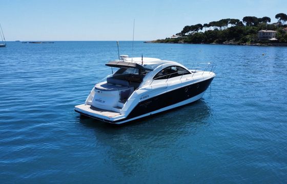 Motor yacht Beneteau Gran Turismo 44