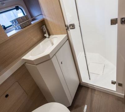 Catamaran Catana Group Bali 5.4 - 6 + 2 cab. 16m