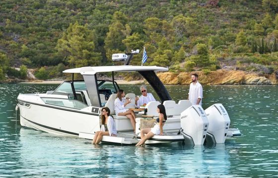 Motorboat saxdor 32 600hp
