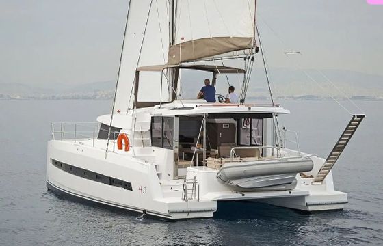 Catamaran Catana Group Bali 4.1 - 4 + 2 cab. 12m