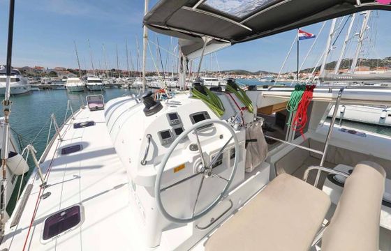 Catamaran Lagoon-Bénéteau Lagoon 400 - 4 + 2 cab. 11m