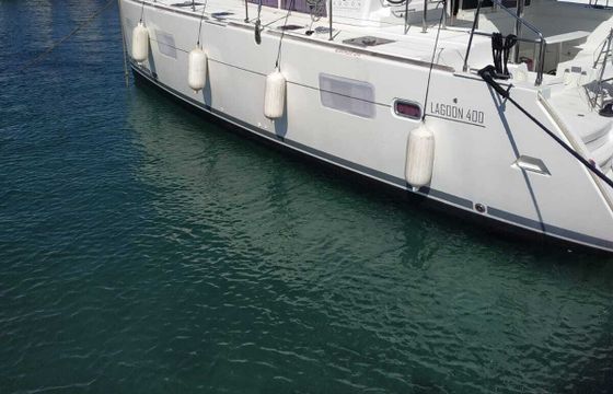 Catamaran Lagoon-Bénéteau Lagoon 400 - 4 + 2 cab. 11m