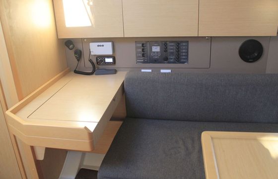 Sailboat Beneteau Oceanis 38.1 11.5m