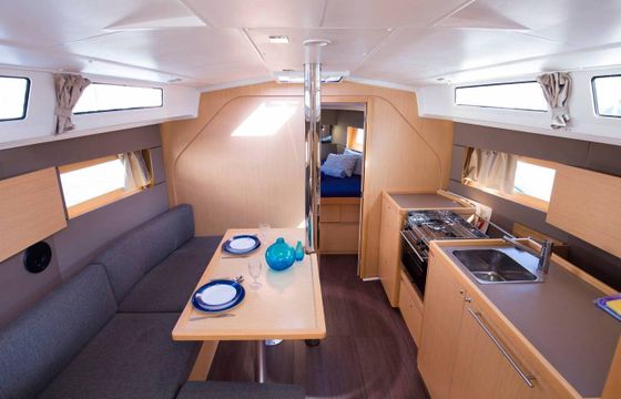 Sailboat Beneteau Oceanis 38.1 11.5m