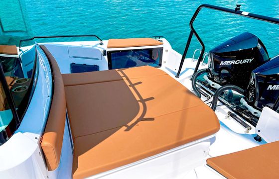 Motorboat Axopar 37XC Cross Cabin 600hp