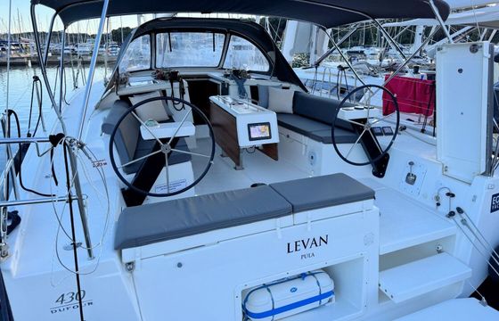Sailboat Dufour 430 Grand Large 12m