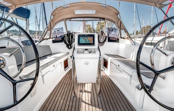 Sailboat Jeanneau Sun Odyssey 419 - 3 cab. 12m