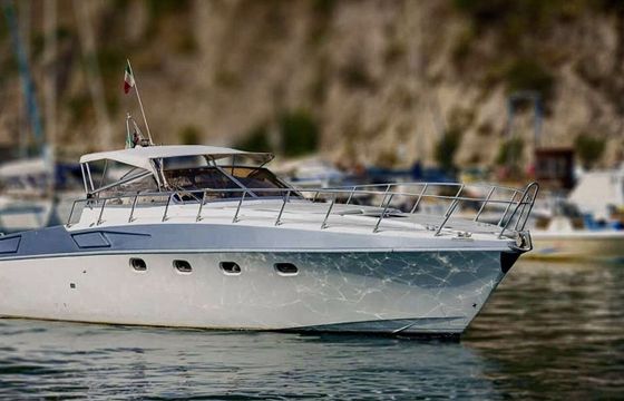 Motorboat Ferretti Altura 40 375hp