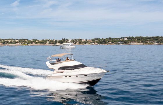 Motorboat Fairline PHANTOM 40 700hp