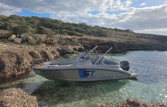 Motorboat AQUA S7 EXCLUSIVE 130hp