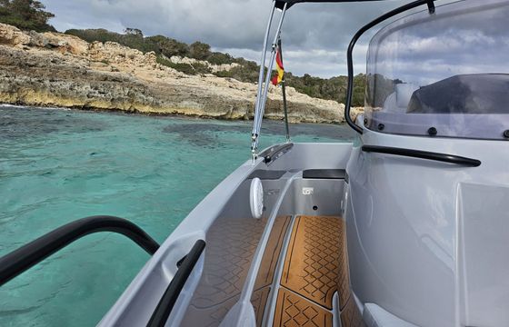 Motorboat AQUA S7 EXCLUSIVE 130hp