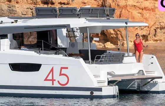 Catamaran Fountaine Pajot Fountaine Pajot Elba 45 - 4 + 1 cab. 13m