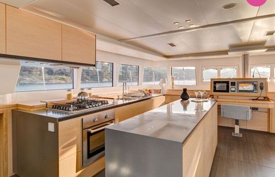 Catamaran Lagoon-Bénéteau Lagoon 620 - 6 + 2 cab. 18.9m