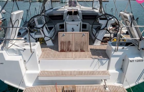 Sailboat Beneteau Oceanis 51.1 15m