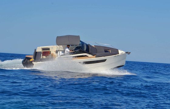 Motorboat NUVA M9 CABIN 350hp