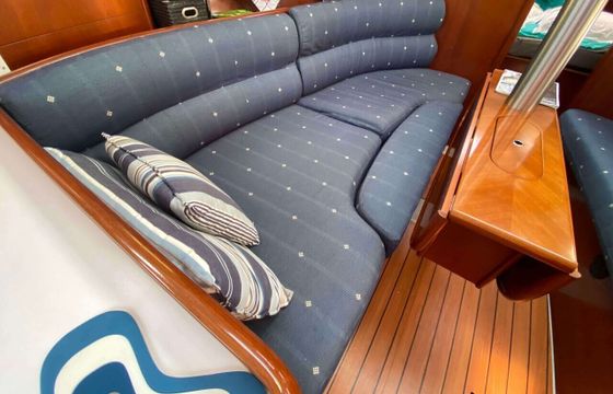 Sailboat Beneteau Oceanis Clipper 343 10.4m