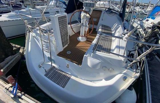 Sailboat Beneteau Oceanis Clipper 343 10.4m