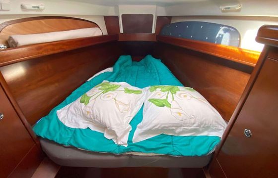 Sailboat Beneteau Oceanis Clipper 343 10.4m