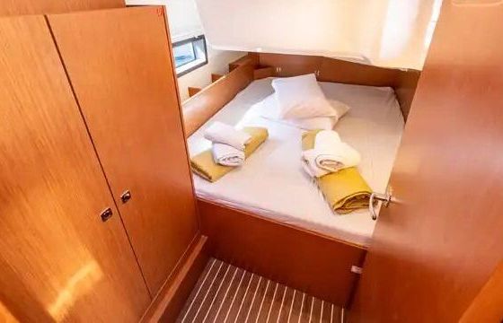 Sailboat Bavaria C 38 11.9m