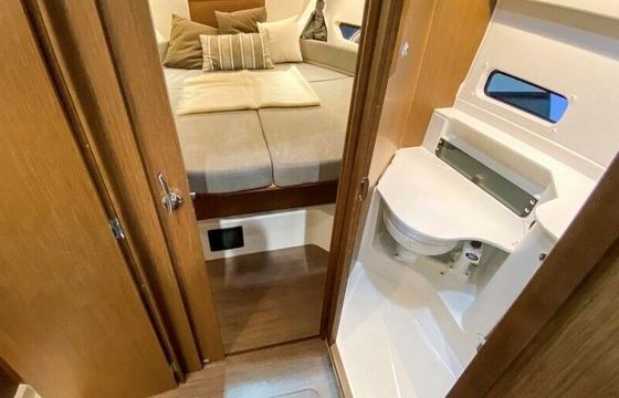 Motorboat Beneteau Antares 9 OB 400hp