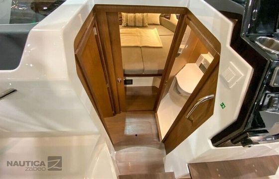 Motorboat Beneteau Antares 9 OB 400hp