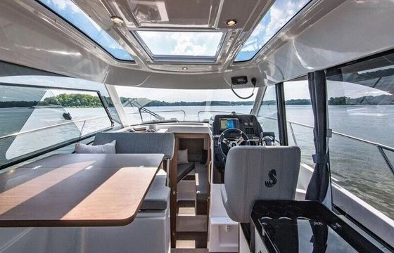 Motorboat Beneteau Antares 9 OB 400hp