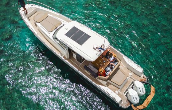 Motorboat Nimbus T11 800hp
