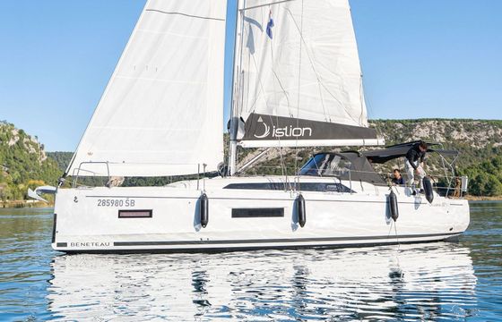 Sailboat Bénéteau Oceanis 37.1 11m
