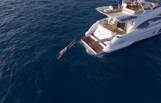 Motorboat AZIMUT 60 1600hp