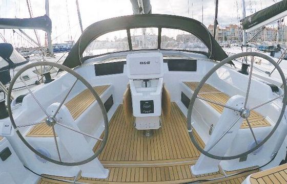 Sailboat Hanse  418 12.4m