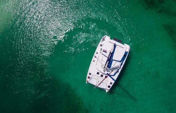 Catamaran Lagoon 42 12.8m