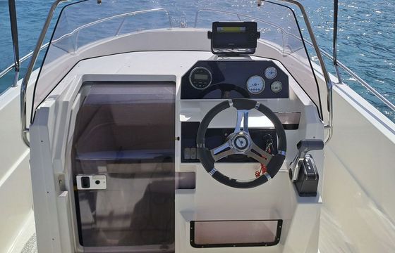 Motorboat Pacific Craft 670 Open 150hp