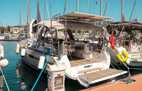 Sailboat Bavaria 40 Cruiser 12.2m