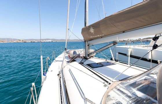 Sailboat Jeanneau Sun Odyssey 440 13.39m