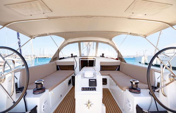 Sailboat Jeanneau Sun Odyssey 440 13.39m