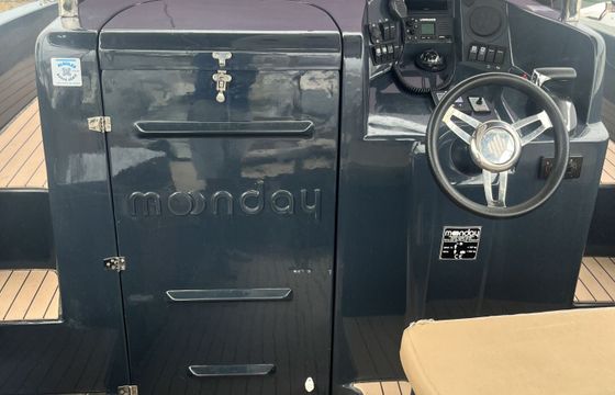 Motorboat MOONDAY 780 WA 300hp